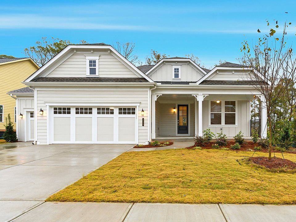 Rosewood Model Front Exterior