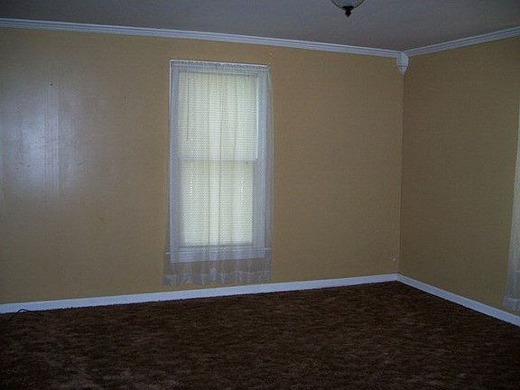 5th image of 212 E Bronson St