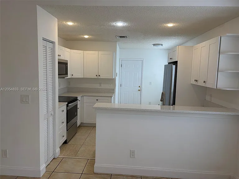 9020 Lake Park Cir N — Photo 4