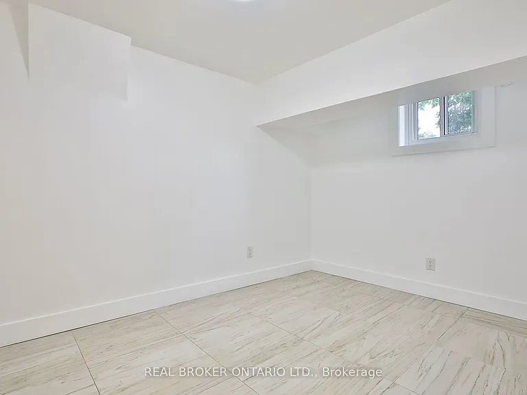 252 6th St #6 — Photo 8