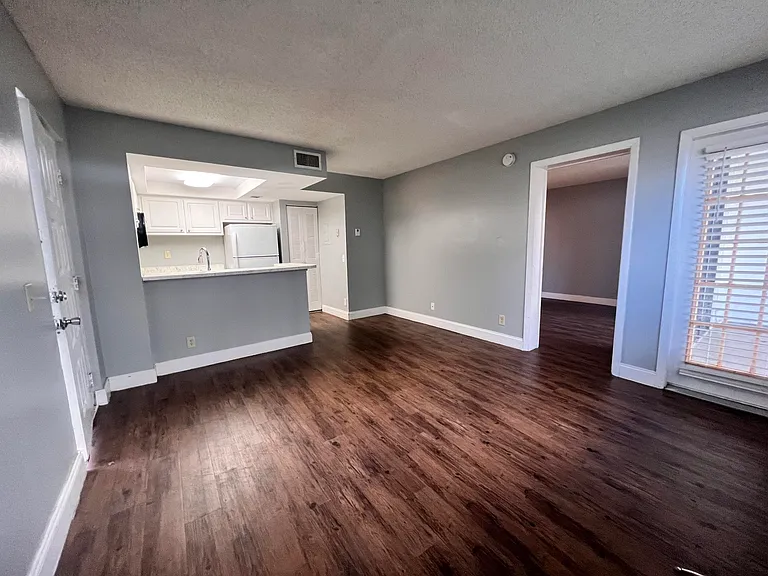 718 Executive Center Dr #111 — Photo 3
