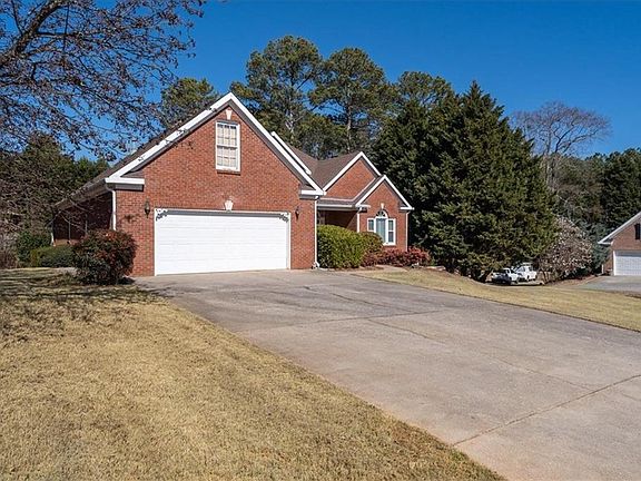 3rd image of 1175 Lewis Ridge Cir