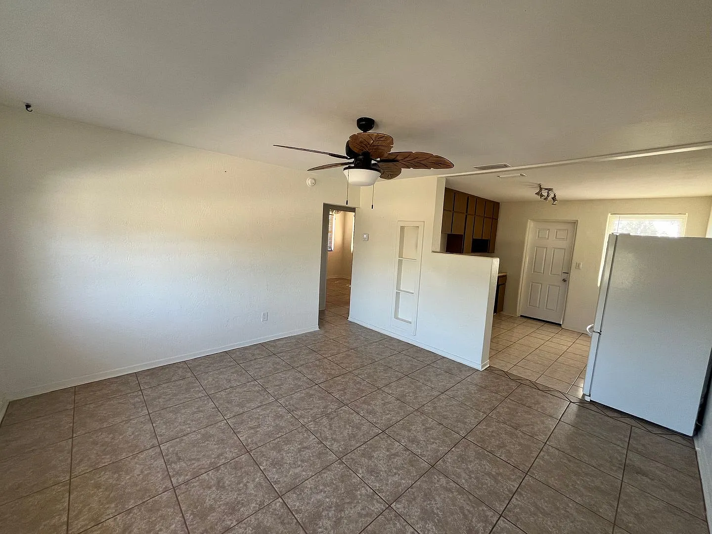 Beach Bungalow — Photo 4