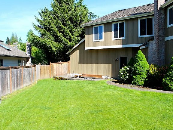 4th image of 4725 229th Pl SE