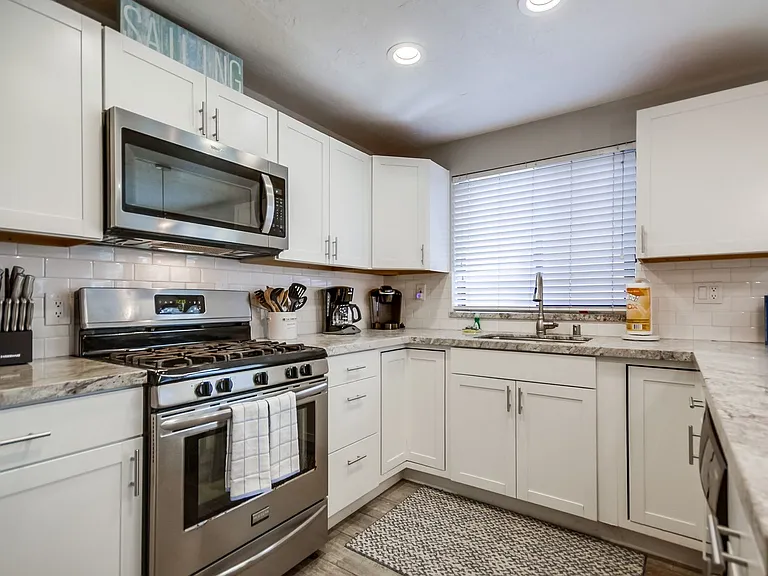 824 Island Ct #1 — Photo 23