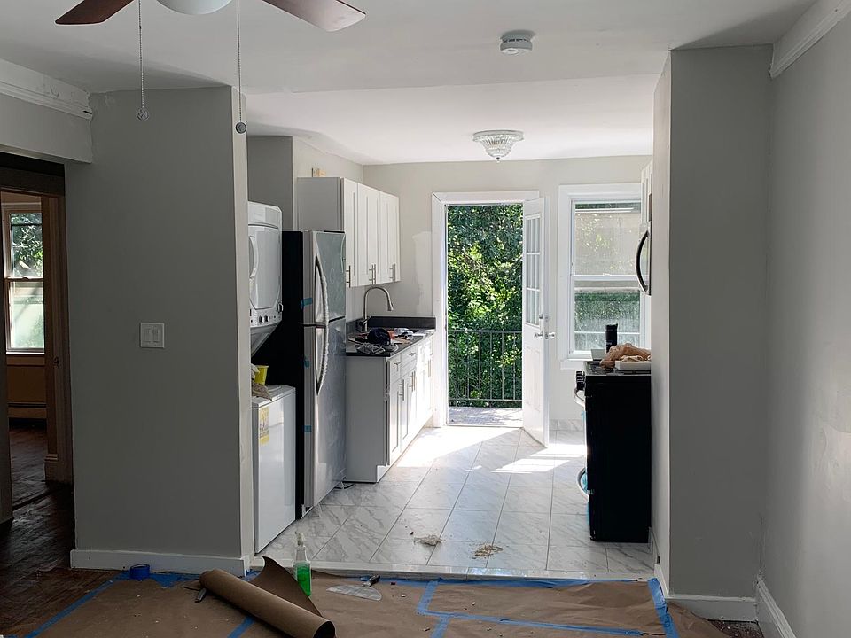 1st image of 114 Loomis Ave #2