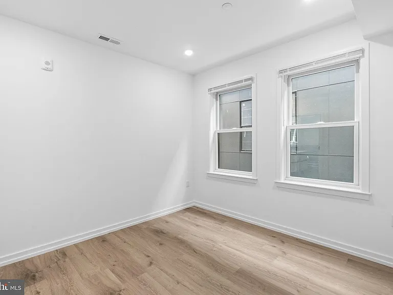 208 Vine St #3C — Photo 9