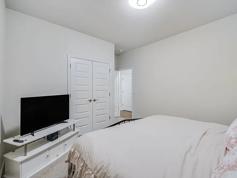 161 Holloway Hl — Photo 29