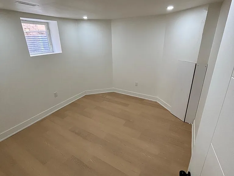 31 Orleans Dr #BASEMENT — Photo 5