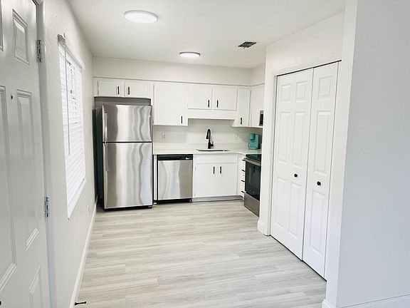 3rd image of 2220 NW 55th Blvd APT 7