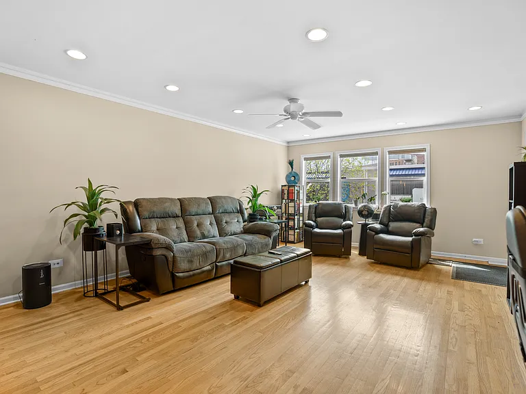 1632 W Blackhawk St #1 — Photo 4