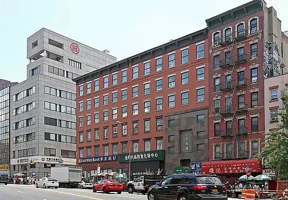 2nd image of 210 Canal St Room 508