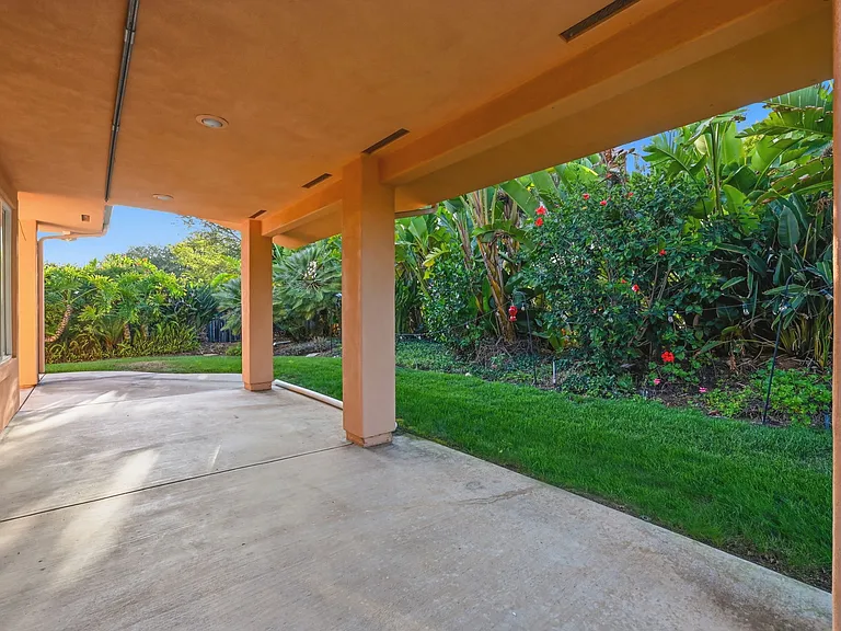996 Valencia Ave — Photo 23