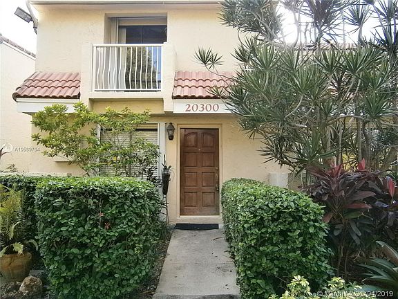 2nd image of 20300 NE 34th Ct #42