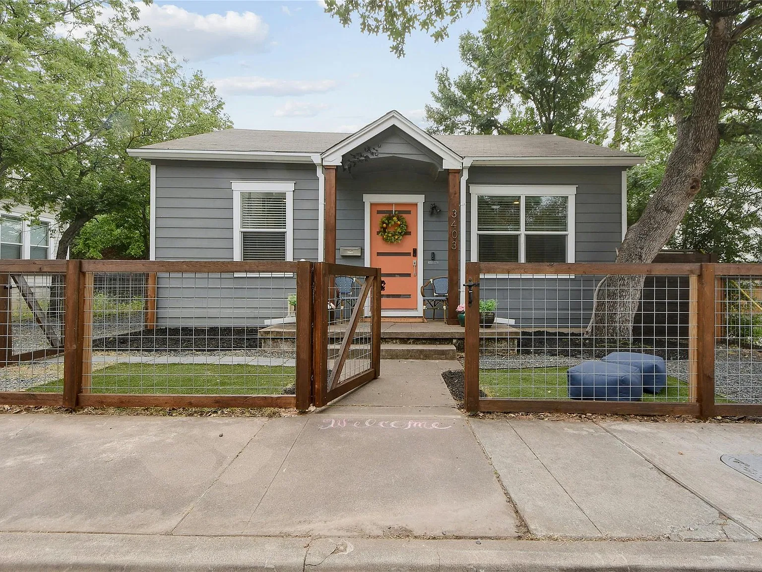 2 bed, 1.0 bath, 905 sqft, $2,250 — Photo 1