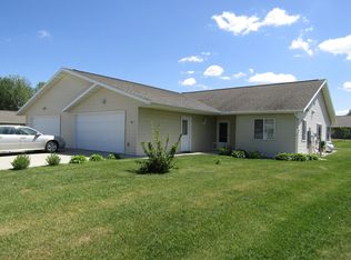 904 Maplewood Dr, Pelican Rapids, MN 56572