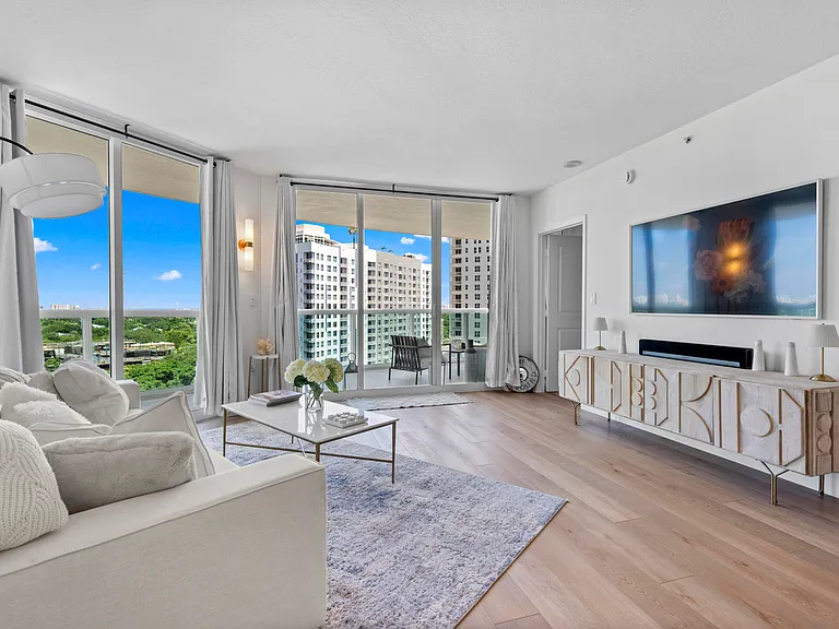 347 N New River Dr E #1203 — Photo 9