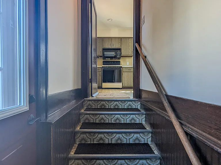 512 Lake St — Photo 18