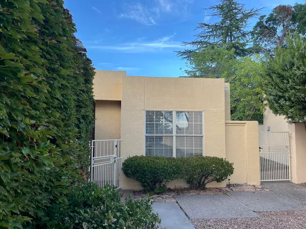 8233 Countrywood Rd NE, Albuquerque, NM 87109