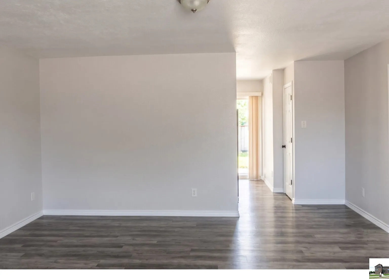 2 bed, 1.0 bath, 1008 sqft, $700 — Photo 3
