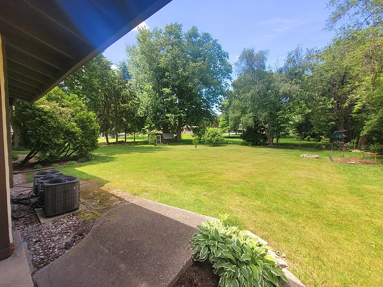 3281 Oak St #3281 — Photo 2