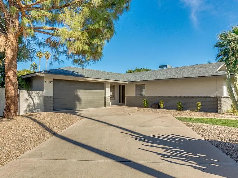 2302 E Loyola Dr — Photo 3