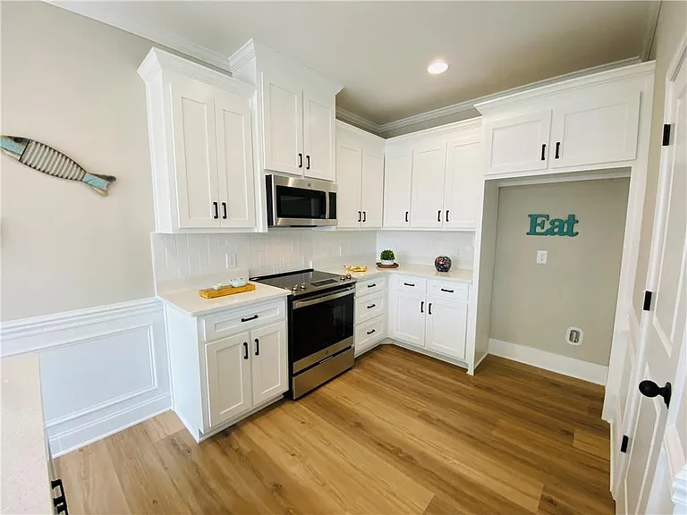6960 Diana Cir — Photo 20