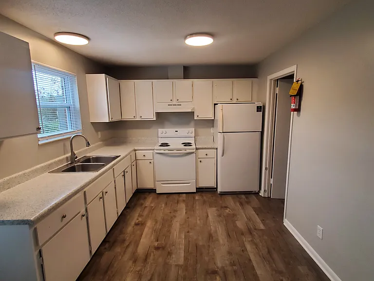 821 Twin Oaks Way #123 — Photo 4