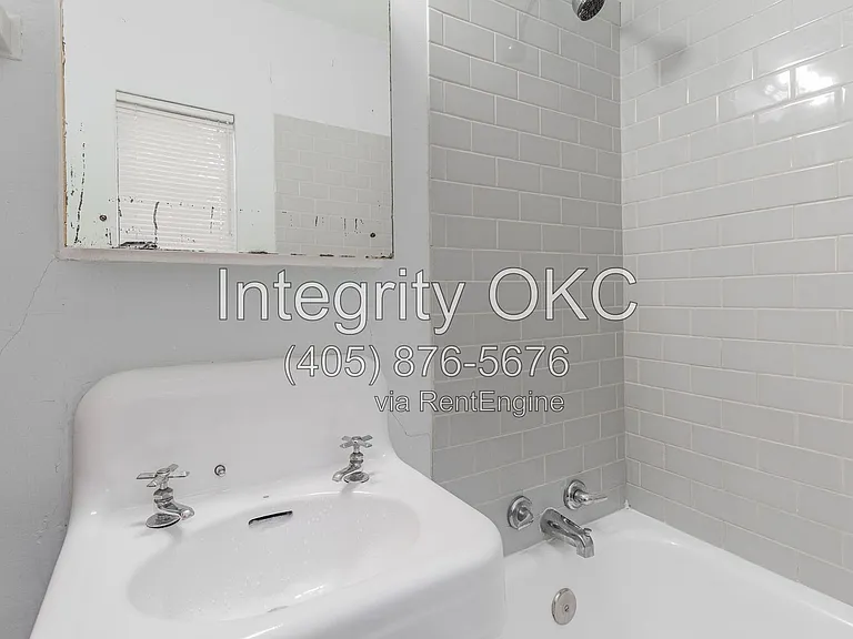 1828 Carey Pl — Photo 29