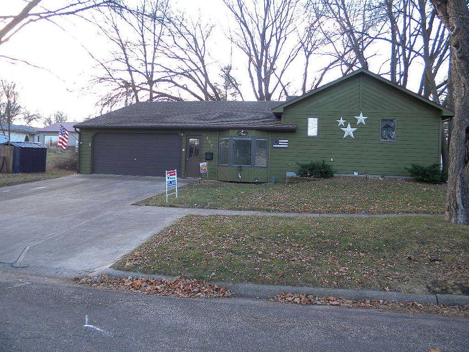 1st image of 407 20th St