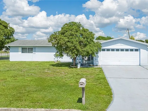 501 Parkside St, Lehigh Acres, FL 33936