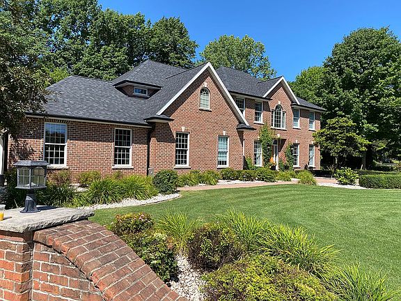 2nd image of 914 Deer Wood Ct
