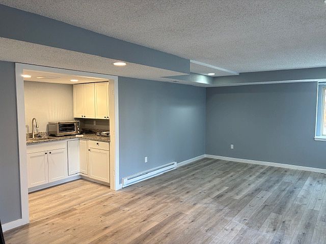 Dining room/office space