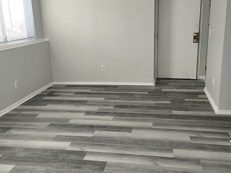 2277 Holloway Ave E — Photo 6