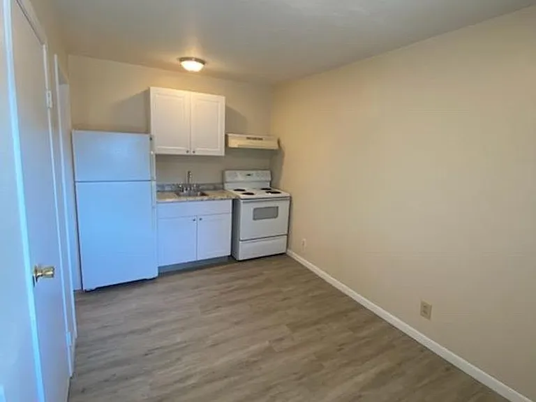 3830 W 6th St — Photo 2