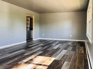 1493 Harvey St FLOOR 2, Green Bay, WI 54302