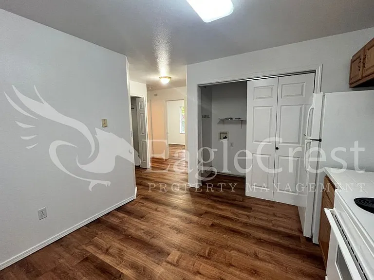 706 S College Ave — Photo 12