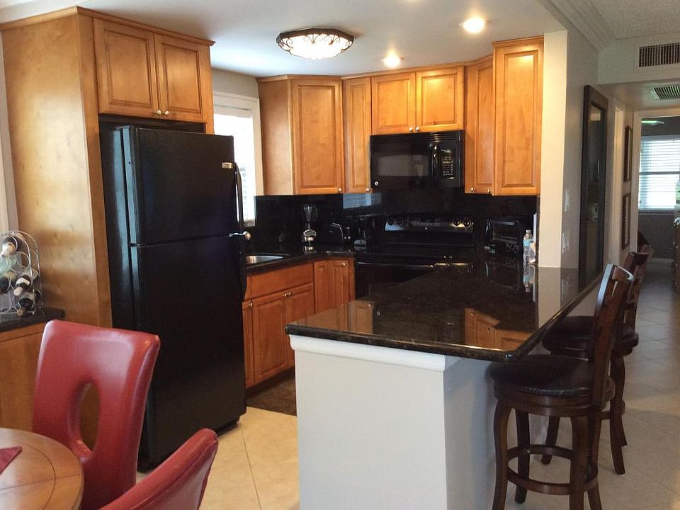 1st image of 236 Oakridge Ct #O
