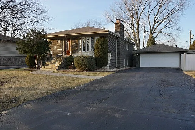 7900 W 100th Pl photo 1