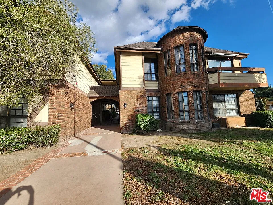7632 Topanga Canyon Blvd #212