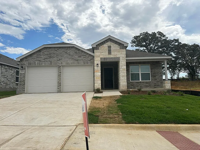 2533 Creekbend Dr — Photo 23