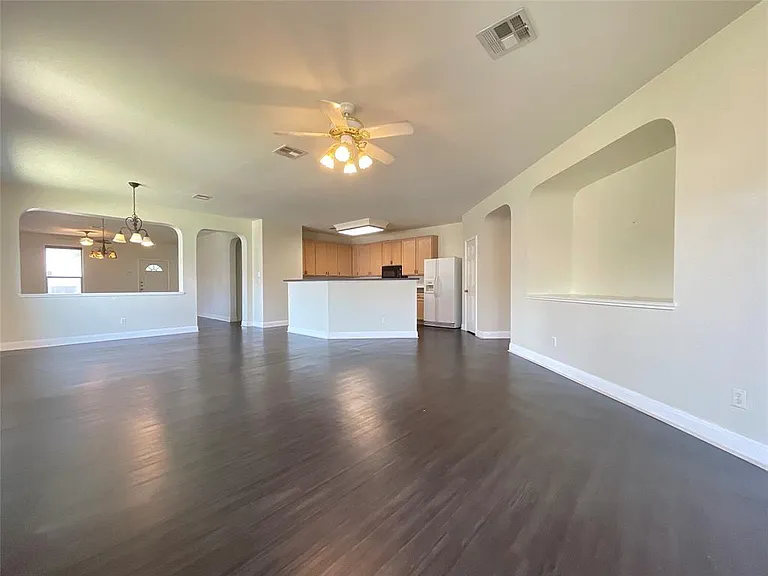 4412 Woodstock Dr — Photo 6
