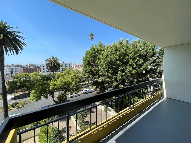 Occidental Towers Apartments — Photo 165
