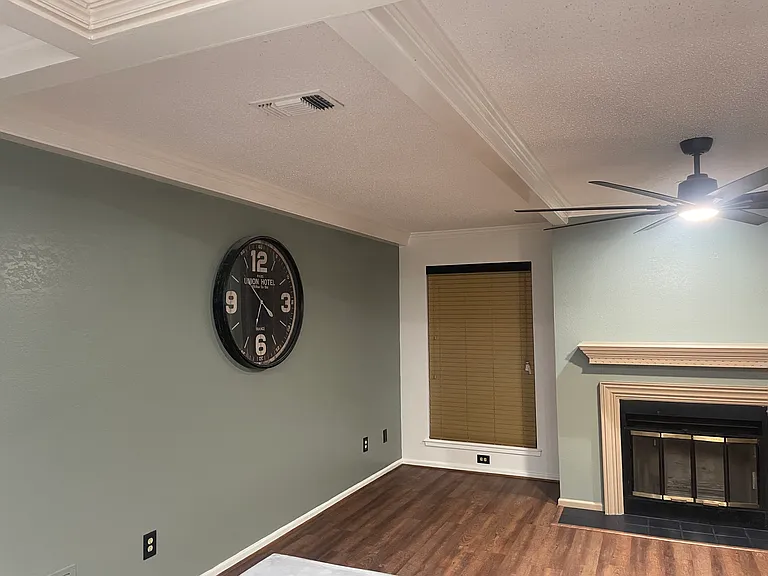 602 Taylor Ct — Photo 3