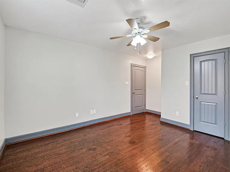 7623 McHenry St — Photo 22
