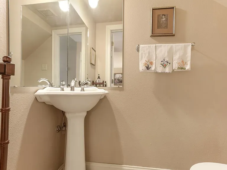 1701 Colapissa St — Photo 10