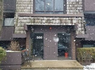 566 Timber Ridge Dr APT 302-A, Carol Stream, IL