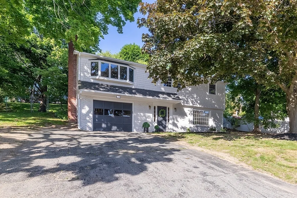 4 bed, 1.5 bath, 1320 sqft, $5,500 — Photo 1