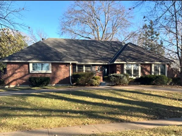 9103 Roe Ave, Prairie Village, KS 66207