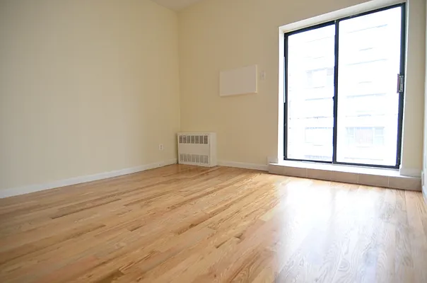 Rented by MNS | media 10